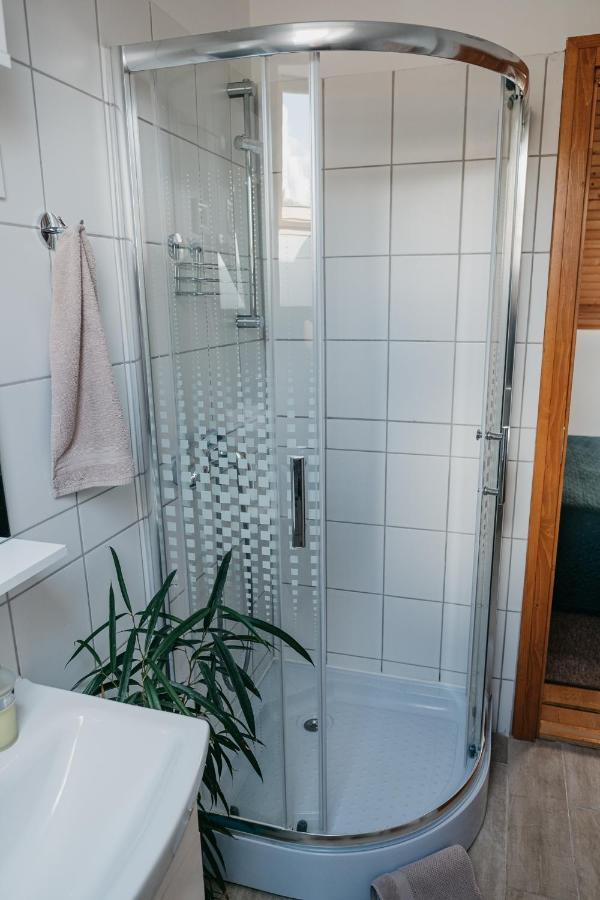 Hemina Vendeghaz Hotell Tata Eksteriør bilde